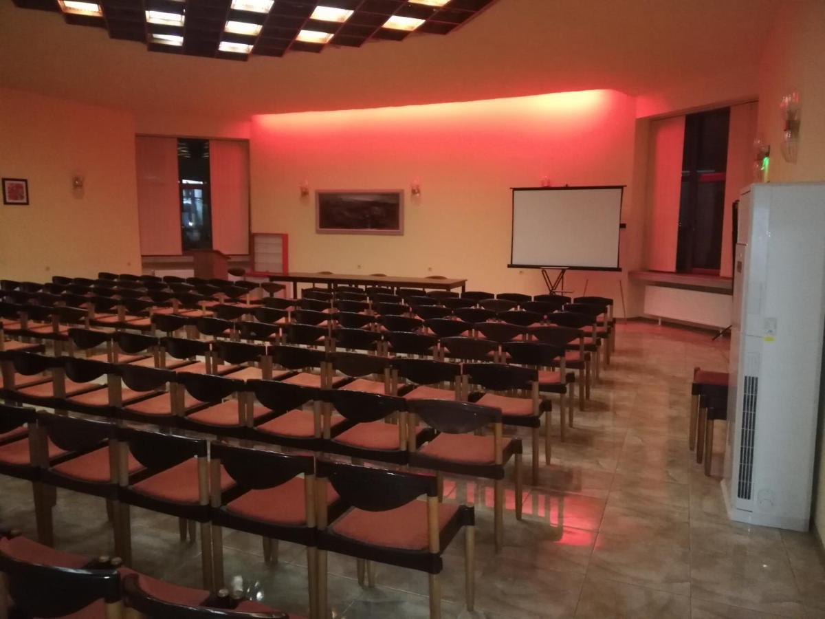 Apart Hotel Central Razgrad エクステリア 写真