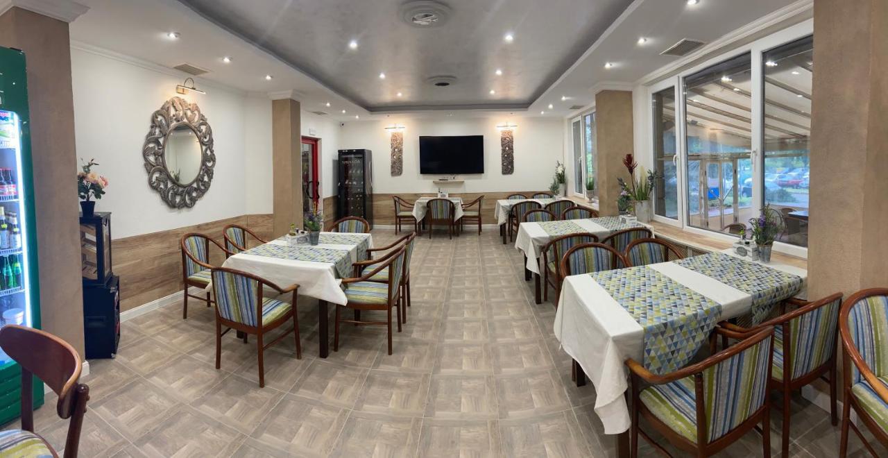 Apart Hotel Central Razgrad エクステリア 写真