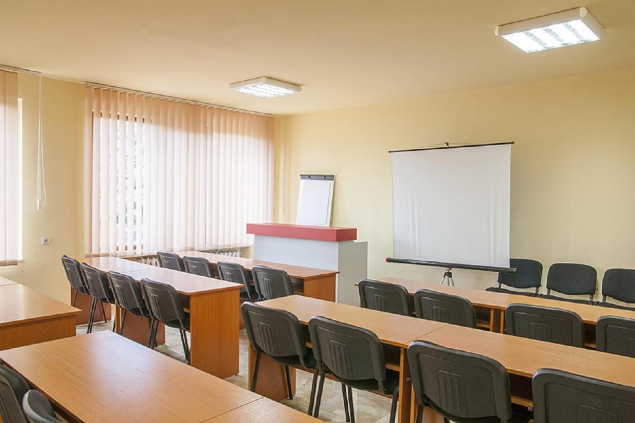 Apart Hotel Central Razgrad エクステリア 写真