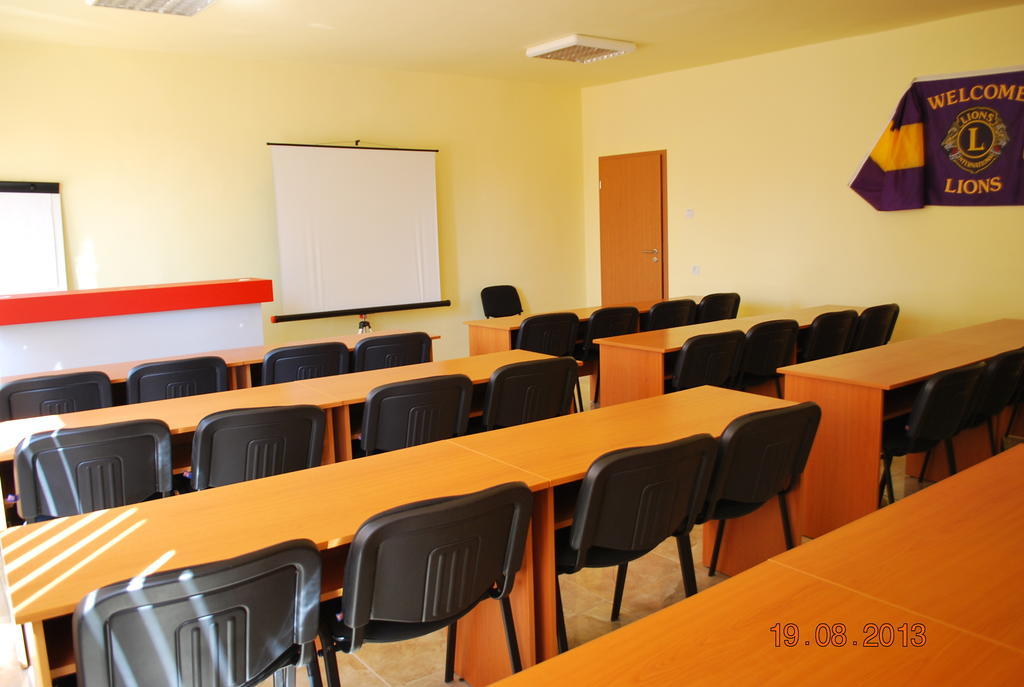 Apart Hotel Central Razgrad エクステリア 写真