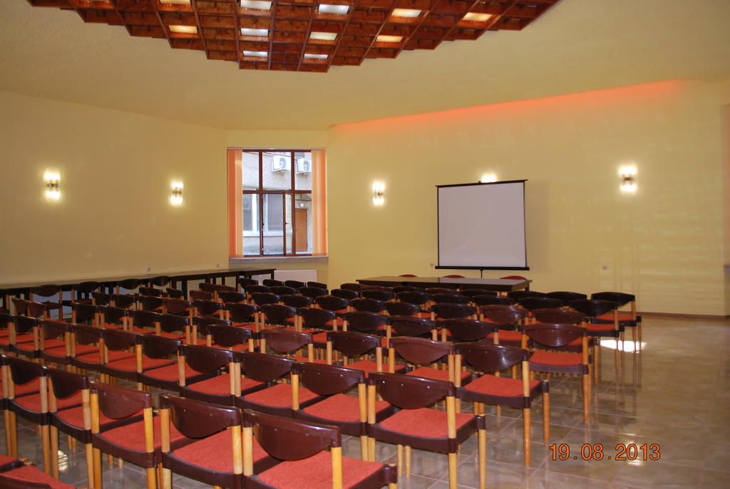 Apart Hotel Central Razgrad エクステリア 写真