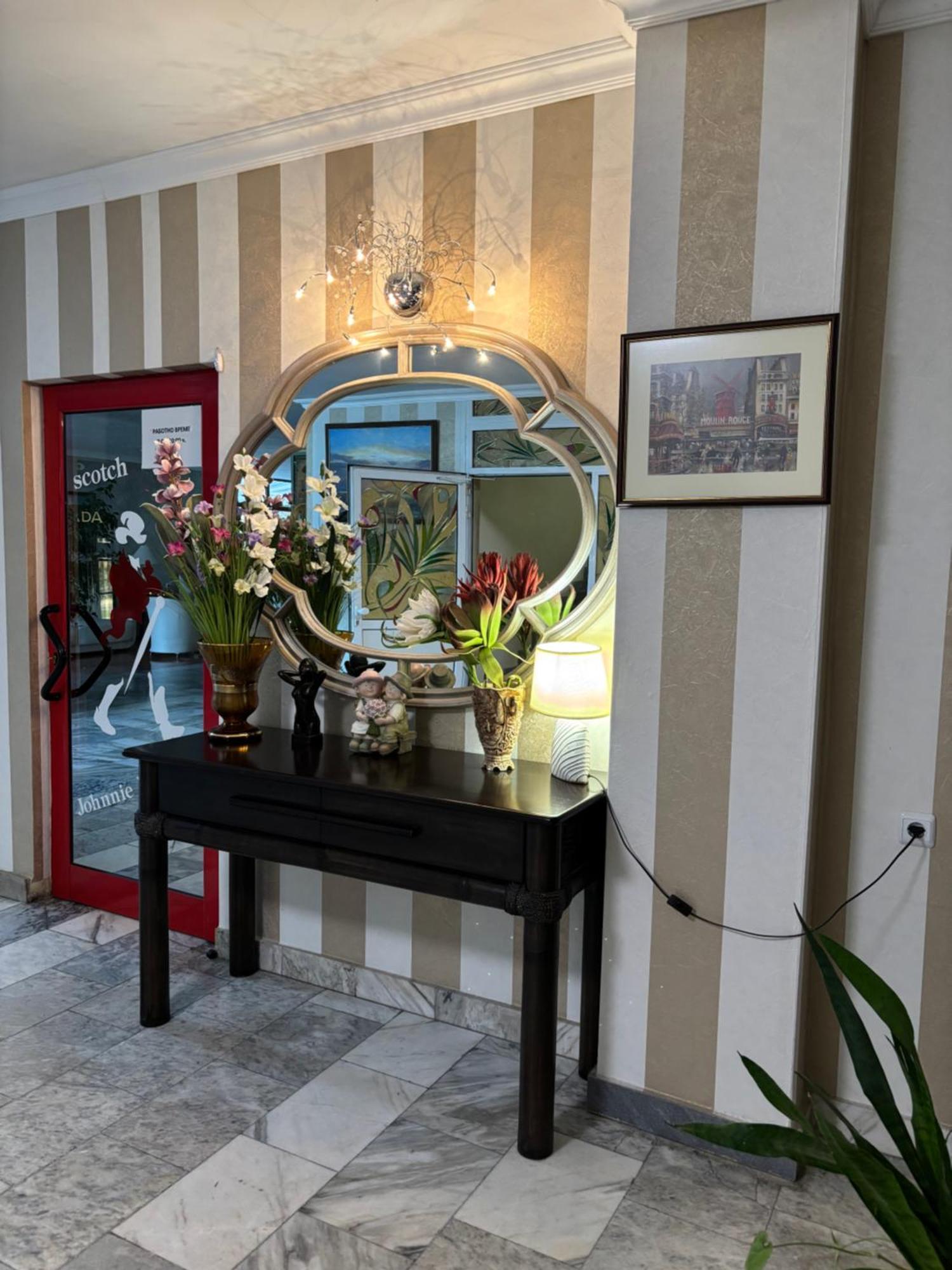 Apart Hotel Central Razgrad エクステリア 写真