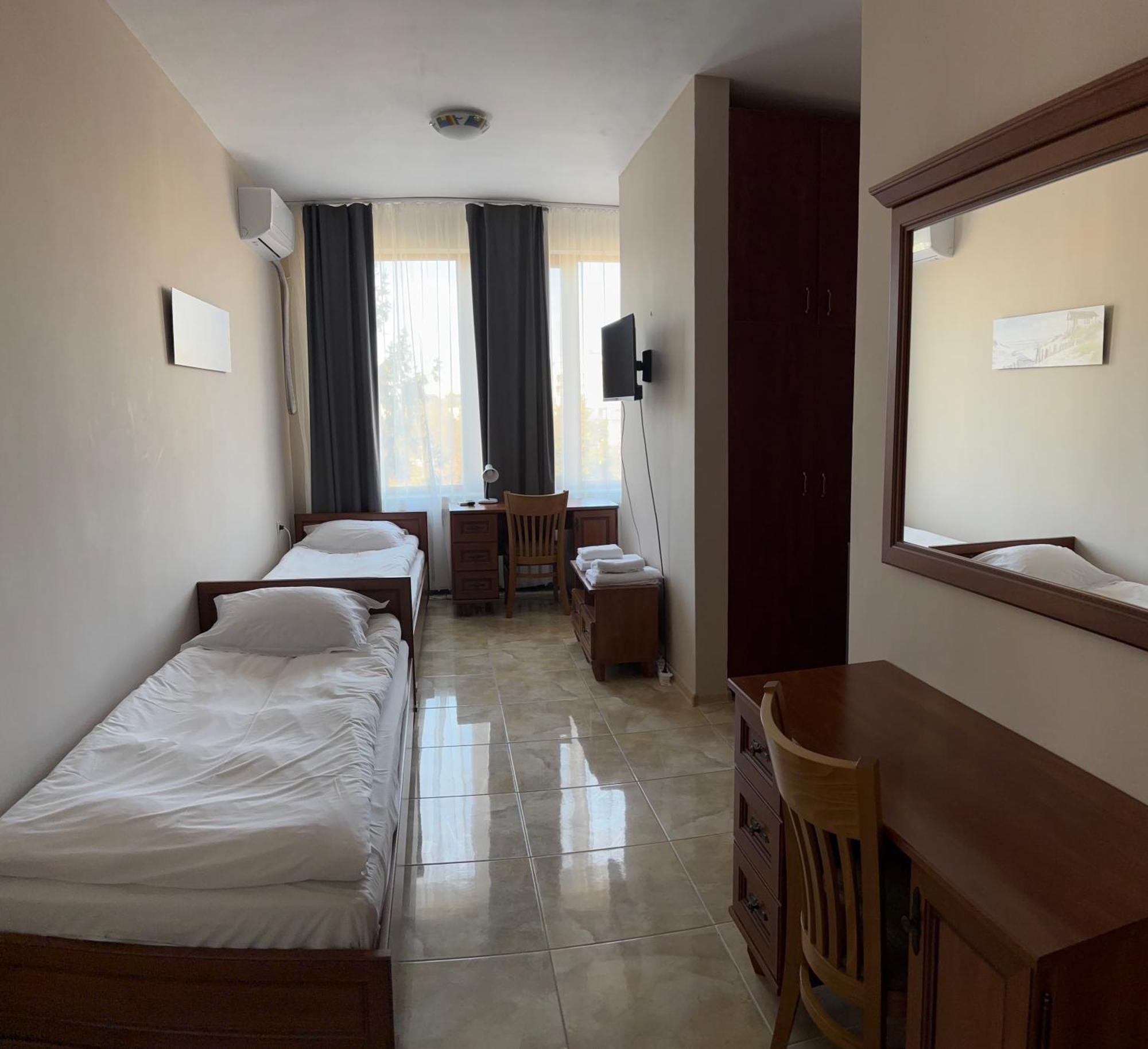 Apart Hotel Central Razgrad エクステリア 写真